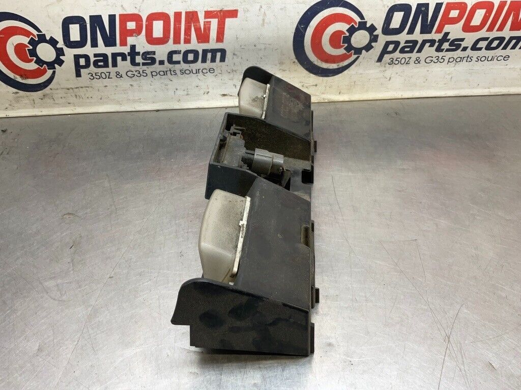 2004 Nissan Z33 350Z License Plate Light Assembly  Oem 25Bdqfc - On Point Parts Inc