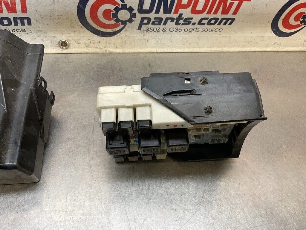 2004 Nissan Z33 350Z IPDM Engine Large Fuse Relay Box Oem 25Bdqfc - On Point Parts Inc
