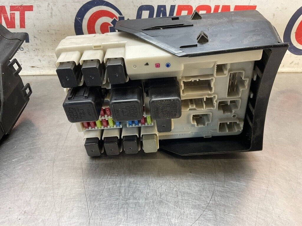 2004 Nissan Z33 350Z IPDM Engine Large Fuse Relay Box Oem 25Bdqfc - On Point Parts Inc