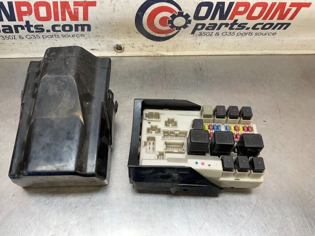 2004 Nissan Z33 350Z IPDM Engine Large Fuse Relay Box Oem 25Bdqfc - On Point Parts Inc