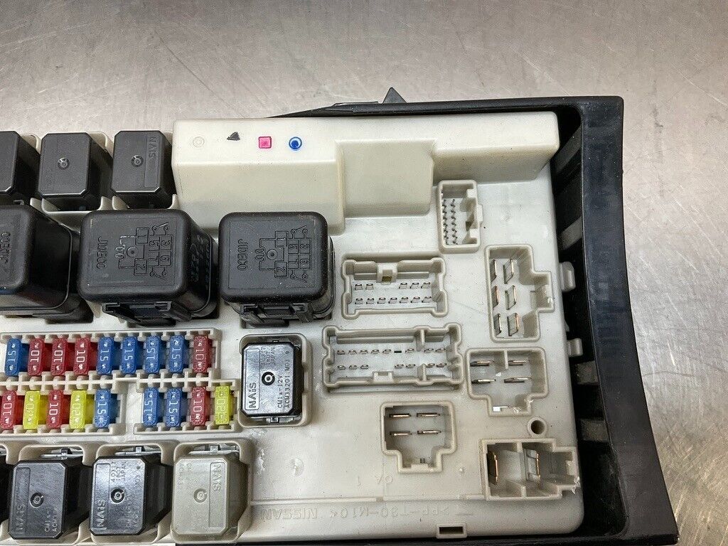 2004 Nissan Z33 350Z IPDM Engine Large Fuse Relay Box Oem 25Bdqfc - On Point Parts Inc