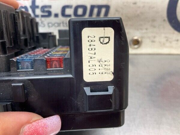 2003 Nissan Z33 350Z Ipdm Engine Large Fuse Relay Module Box Oem 13Benfc - On Point Parts Inc