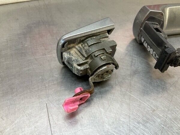 2004 Infiniti V35 G35 Driver Exterior Door Handle Oem 23Bevfa - On Point Parts Inc