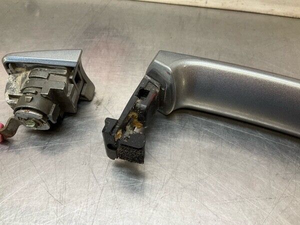 2004 Infiniti V35 G35 Driver Exterior Door Handle Oem 23Bevfa - On Point Parts Inc