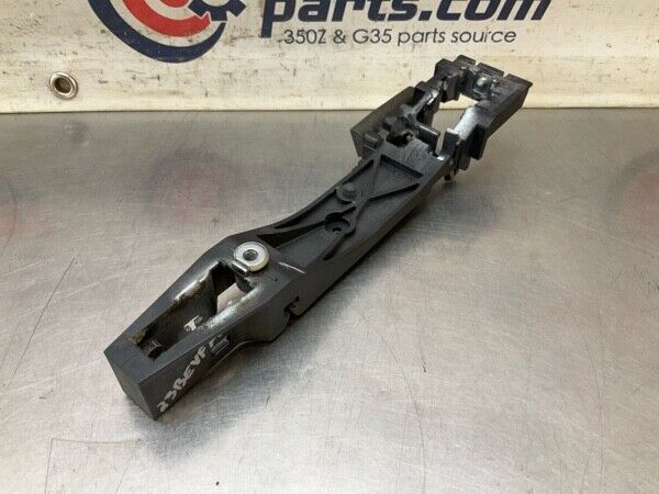 2004 Infiniti V35 G35 Driver Exterior Door Handle Bracket Oem 23Bevfa - On Point Parts Inc
