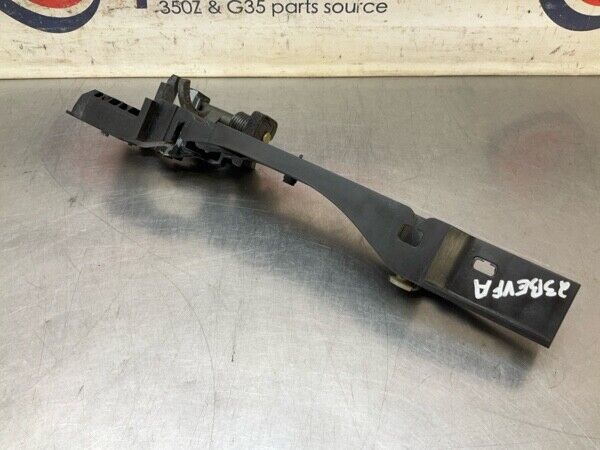 2004 Infiniti V35 G35 Driver Exterior Door Handle Bracket Oem 23Bevfa - On Point Parts Inc
