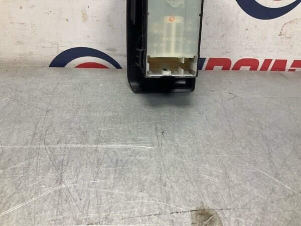 2004 Infiniti V35 G35 Front Passenger Door Window Lock Switch Oem 23Bevfe - On Point Parts Inc