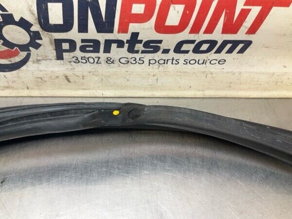 2004 Infiniti V35 G35 Front Passenger Door Frame Weatherstrip Seal Oem 23Bevfk - On Point Parts Inc