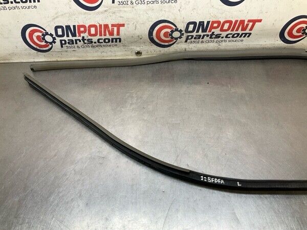 2005 Nissan Z33 350Z Driver Convertible Door Frame Weatherstrip Seal Oem 12Bfdfa - On Point Parts Inc