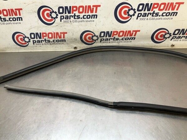 2005 Nissan Z33 350Z Driver Convertible Door Frame Weatherstrip Seal Oem 12Bfdfa - On Point Parts Inc