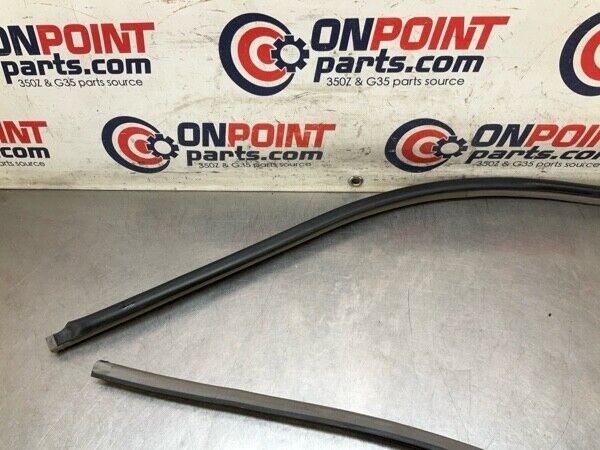 2005 Nissan Z33 350Z Driver Convertible Door Frame Weatherstrip Seal Oem 12Bfdfa - On Point Parts Inc