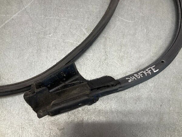 2008 Infiniti V36 G37 Front Passenger Door Shell Weatherstrip Seal Oem 24Bfkfe