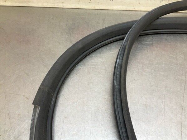 2005 Nissan Z33 350Z Driver Door Frame Weatherstrip Seal Oem 11Bfyfa - On Point Parts Inc