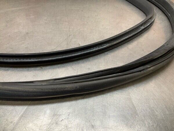 2005 Nissan Z33 350Z Driver Door Frame Weatherstrip Seal Oem 11Bfyfa - On Point Parts Inc