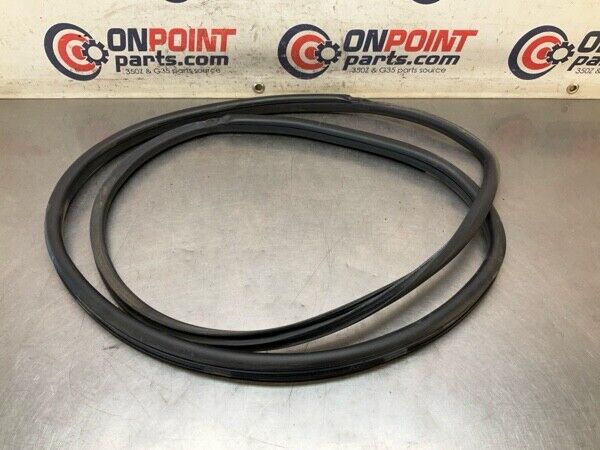 2005 Nissan Z33 350Z Front Passenger Door Frame Weatherstrip Seal Oem 11Bfyfg - On Point Parts Inc