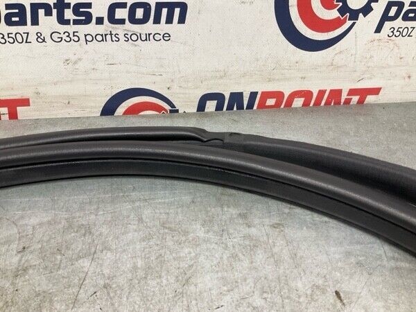 2004 Nissan Z33 350Z Driver Door Frame Weatherstrip Seal Oem 22Bgwfc - On Point Parts Inc