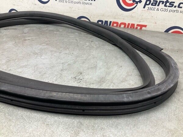 2004 Nissan Z33 350Z Driver Door Frame Weatherstrip Seal Oem 22Bgwfc - On Point Parts Inc