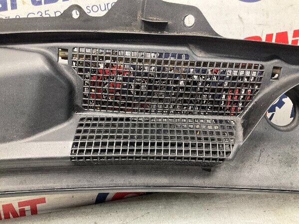 2004 Nissan Z33 350Z Front Driver Windshield Cowl Wiper Cover Panel Oem 22Bgwf3 - On Point Parts Inc