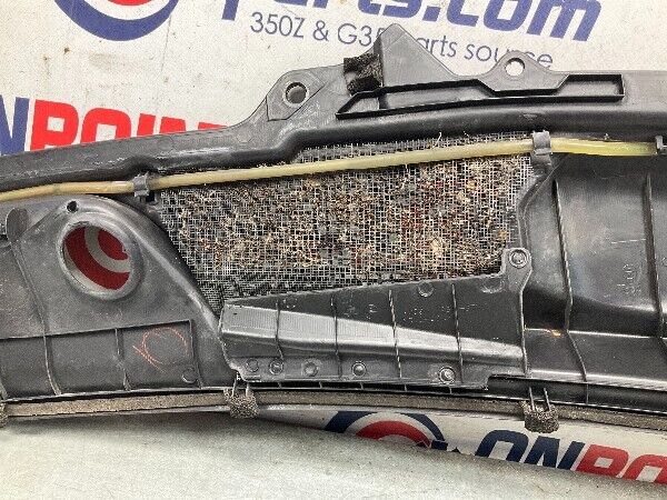 2004 Nissan Z33 350Z Front Driver Windshield Cowl Wiper Cover Panel Oem 22Bgwf3 - On Point Parts Inc