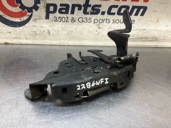 2004 Nissan Z33 350Z Hood Lock Latch Oem 22Bgwfi