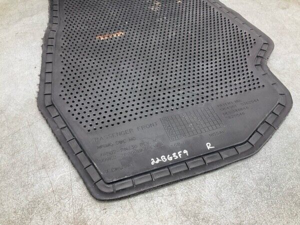 2005 Nissan Z33 350Z Passenger Carpet Floor Mat Oem 22Bg3F9