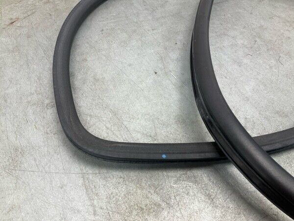 2005 Nissan Z33 350Z Passenger Door Frame Weatherstrip Seal Oem 22Bg3Fe - On Point Parts Inc