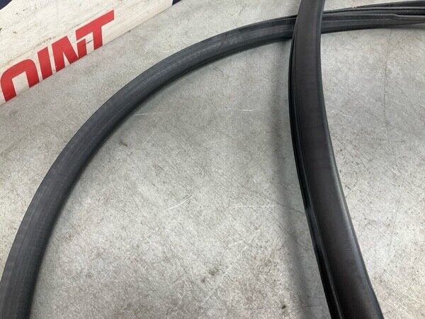 2005 Nissan Z33 350Z Passenger Door Frame Weatherstrip Seal Oem 22Bg3Fe - On Point Parts Inc
