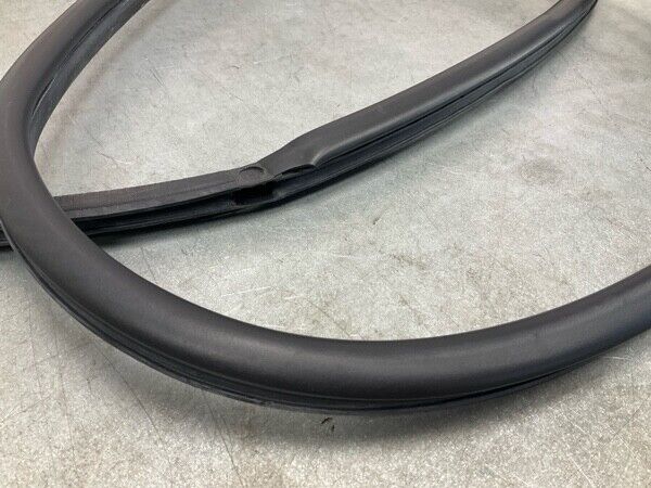 2005 Nissan Z33 350Z Passenger Door Frame Weatherstrip Seal Oem 22Bg3Fe - On Point Parts Inc