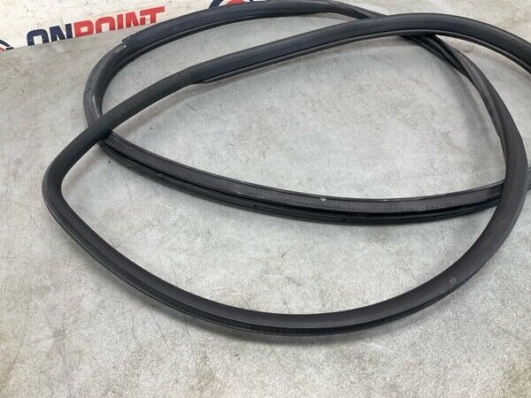 2005 Nissan Z33 350Z Passenger Door Frame Weatherstrip Seal Oem 22Bg3Fe - On Point Parts Inc