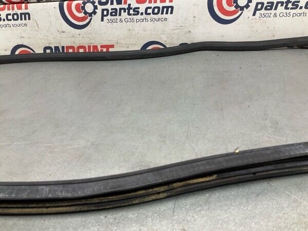 2005 Nissan Z33 350Z Passenger Door Frame Weatherstrip Seal Oem 15Bijfe - On Point Parts Inc