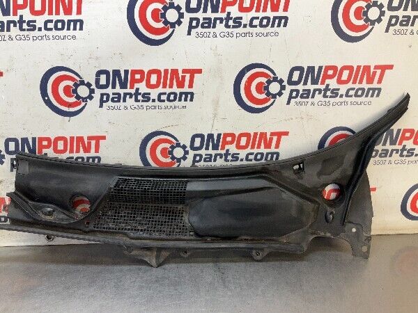 2006 Nissan Z33 350Z Front Windshield Cowl Wiper Cover Panel Oem 13Bjvf3 - On Point Parts Inc