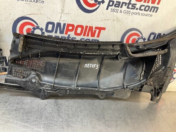 2006 Nissan Z33 350Z Front Windshield Cowl Wiper Cover Panel Oem 13Bjvf3 - On Point Parts Inc