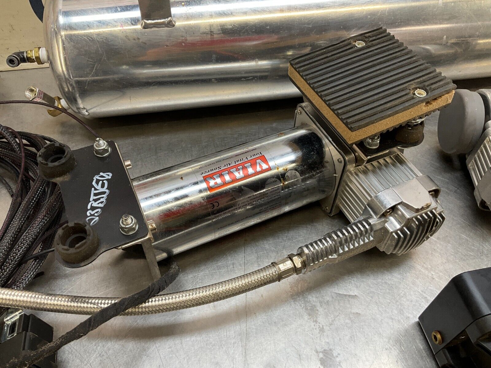 2006 Nissan Z33 350Z Air Lift Performance Air Ride Kit 23BJJE0 - On Point Parts Inc