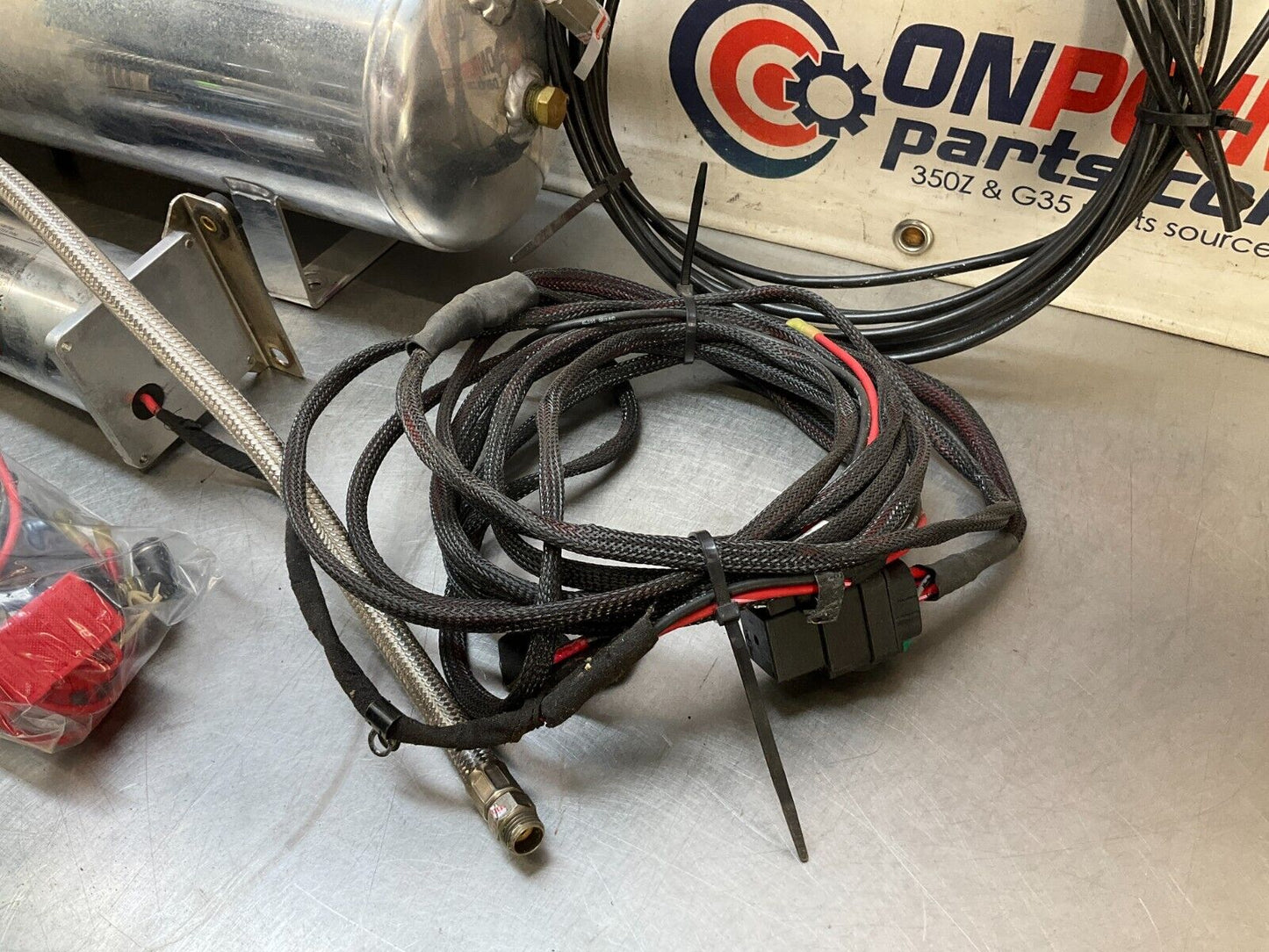 2006 Nissan Z33 350Z Air Lift Performance Air Ride Kit 23BJJE0 - On Point Parts Inc