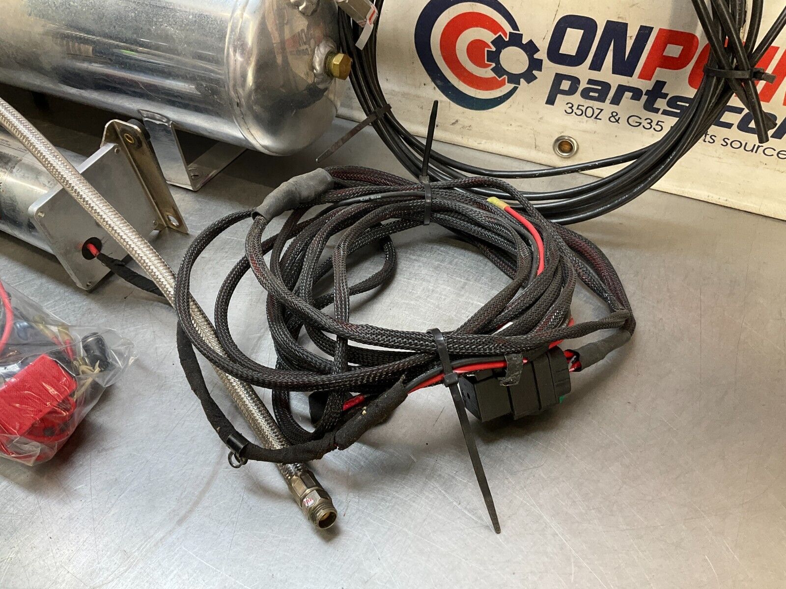 2006 Nissan Z33 350Z Air Lift Performance Air Ride Kit 23BJJE0 - On Point Parts Inc