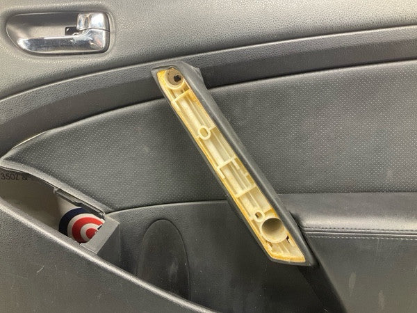 2006 Infiniti V35 G35 Passenger Door Panel Oem 13Bbeg8 - On Point Parts Inc