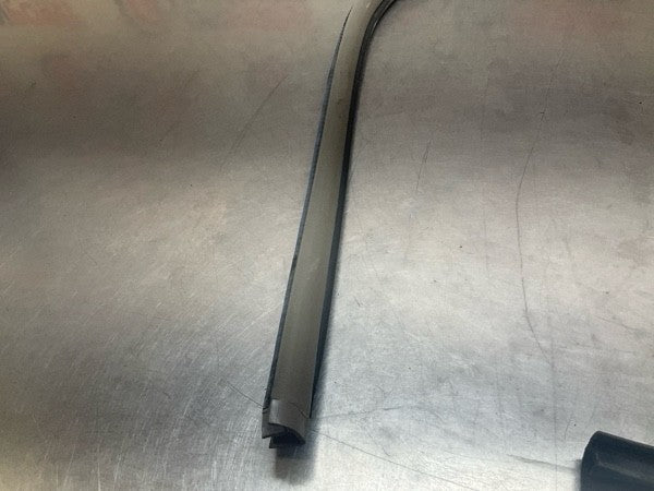 2005 Nissan Z33 350Z Passenger Convertible Door Frame Weatherstrip Oem 14Bcrge - On Point Parts Inc