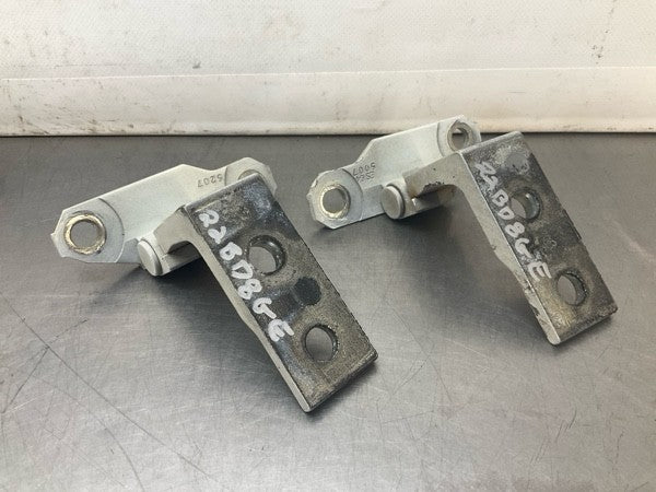 2008 Infiniti V36 G37 Passenger Door Hinges Oem 22Bd8Ge - On Point Parts Inc
