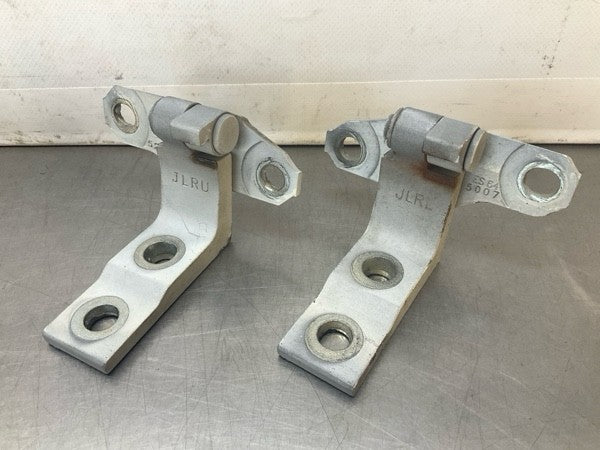 2008 Infiniti V36 G37 Passenger Door Hinges Oem 22Bd8Ge - On Point Parts Inc