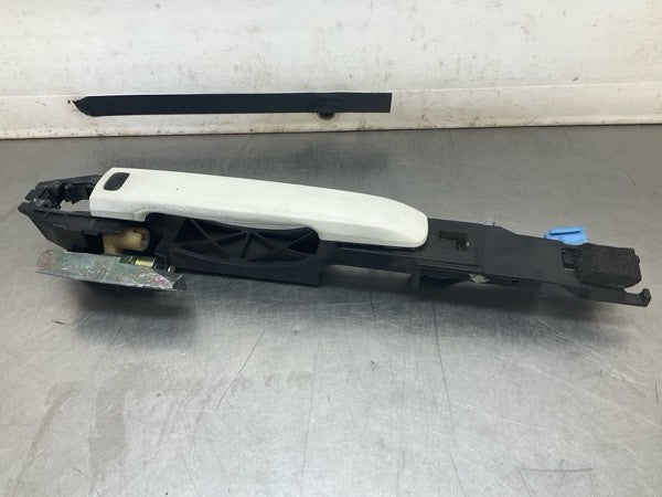 2008 Infiniti V36 G37 Front Driver Exterior Door Handle Oem 22Bd8Ga - On Point Parts Inc