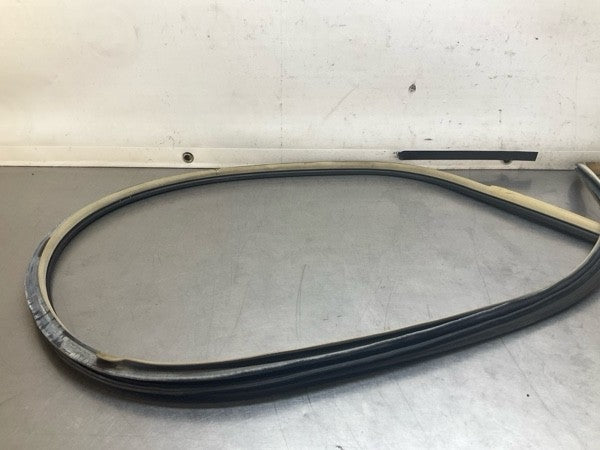 2008 Infiniti V36 G37 Front Passenger Door Frame Weatherstrip Oem 22Bd8Ge - On Point Parts Inc