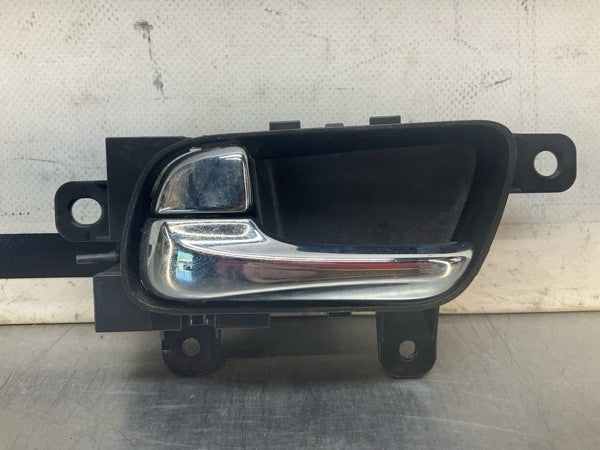 2008 Infiniti V35 G35X Front Driver Interior Door Handle Oem 15Bd0Ga - On Point Parts Inc