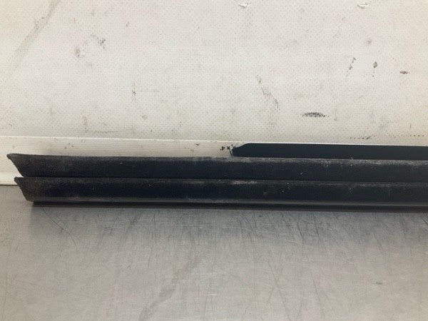 2008 Infiniti V35 G35X Front Passenger Door Panel Window Felt Strip Oem 15Bd0G7 - On Point Parts Inc