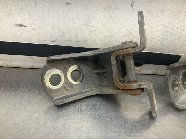 2008 Infiniti V35 G35X Front Driver Door Hinges Oem 15Bd0Gg - On Point Parts Inc