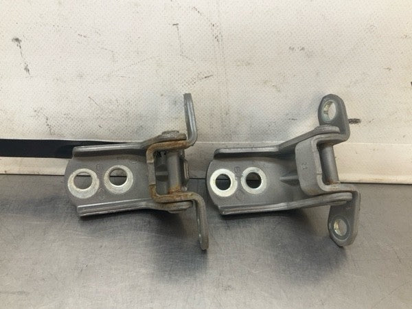 2008 Infiniti V35 G35X Front Passenger Door Hinges Oem 15Bd0Gk - On Point Parts Inc