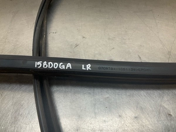 2008 Infiniti V35 G35X Rear Driver Sedan Door Glass Weatherstrip Oem 15Bd0Ga - On Point Parts Inc