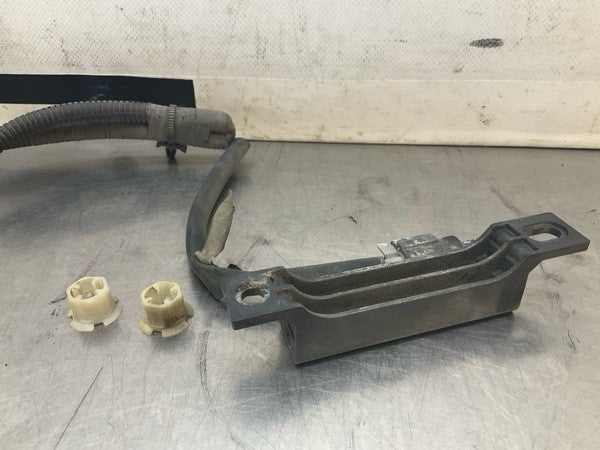 2008 Infiniti V35 G35X Rear License Plate Light Pig Tail Connector Oem 15Bd0Gi - On Point Parts Inc