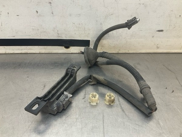 2008 Infiniti V35 G35X Rear License Plate Light Pig Tail Connector Oem 15Bd0Gi - On Point Parts Inc