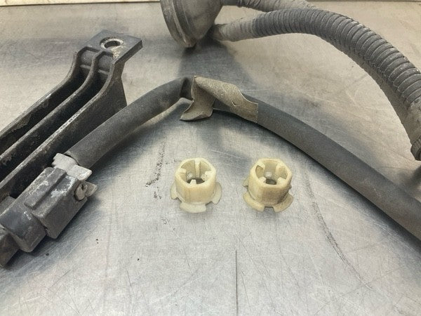 2008 Infiniti V35 G35X Rear License Plate Light Pig Tail Connector Oem 15Bd0Gi - On Point Parts Inc