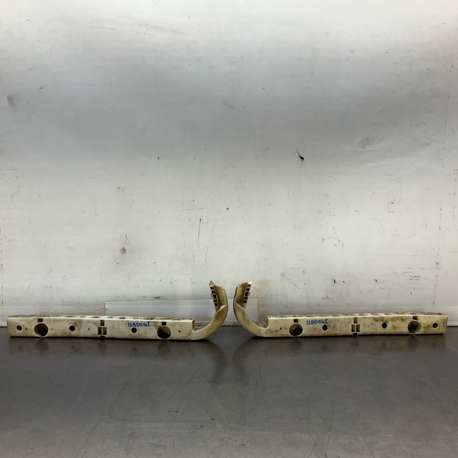 08-15 G37 Q60 Coupe Rear Bumper Cover Retainer Bracket Oem 12Bd4Gi - On Point Parts Inc